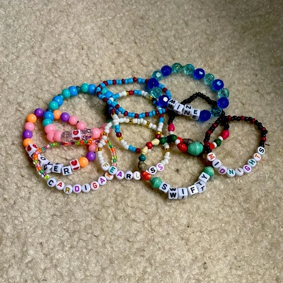 Taylor Swift friendship bracelets set of 4 - Picture 1 of 1